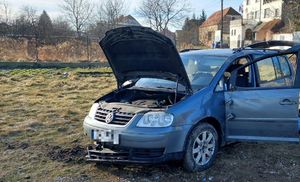 Poszukiwany mężczyzna z zakazem prowadzenia pojazdów zatrzymany po pościgu