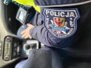 Uwaga! Ślisko na drogach – Świdniccy policjanci apelują o ostrożność