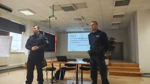 Policjanci rozmawiali z uczniami o cyberprzestrzeni i cyberbezpieczeństwie