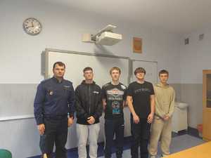 Spotkanie z młodzieżą LO Strzegom na temat przemocy i odpowiedzialności prawnej