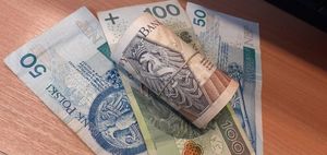 Apelujemy o ostrożność – seniorka nieznajomego wpuściła do mieszkania, straciła oszczędności