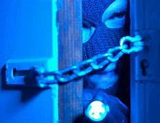 Sylwestrowy wyjazd bez stresu. Czyli jak skutecznie zabezpieczyć dom przed włamaniem