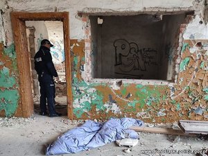 Świdniccy policjanci apelują! Nie bądźmy obojętni i pomagajmy osobom potrzebującym w okresie zimowym