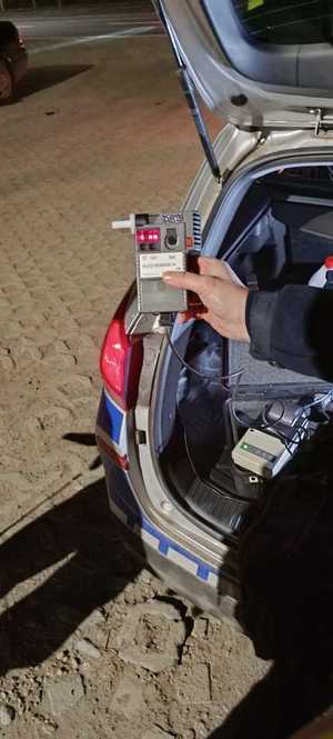 To nie był „trzeźwy poranek” dla wszystkich kierujących. Świdniccy policjanci ponownie przypominają - Nie ma przyzwolenia na jazdę na tzw. „podwójnym gazie”.