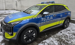 Nowy oznakowany radiowóz zasilił flotę świdnickiej drogówki