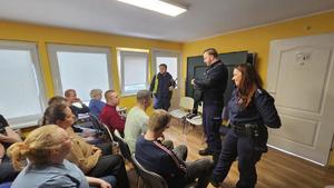 Dzielnicowi spotkali się z uczestnikami ŚDS PSONI w Świdnicy – wspólnie o bezpieczeństwie