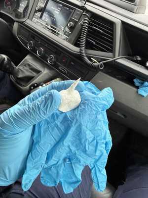 Spowodował kolizję, miał cofnięte uprawnienia i narkotyki – 46-latek odpowie przed sądem