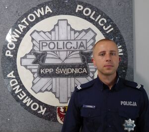 ZAGŁOSUJ na sierż. szt. Piotr Wroński - twojego SUPER DZIELNICOWEGO