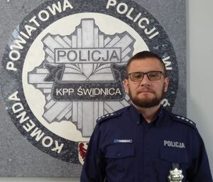 ZAGŁOSUJ na aspiranta sztabowego Macieja Rzepiaka - twojego SUPER DZIELNICOWEGO