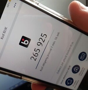 MYŚLAŁA, ŻE POMAGA SIOSTRZE – STRACIŁA PIENIĄDZE