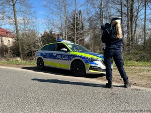 APEL ŚWIDNICKIEJ POLICJI – OSTROŻNOŚĆ NA DROGACH PRZED ŚWIĘTAMI!