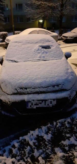 Świdniccy Policjanci apelują nie jedź czołgiem-ODŚNIEŻ AUTO!